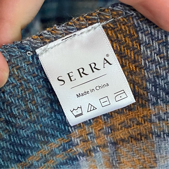 SERRA BLUE AND GOLD TONES OSFA PONCHO WITH FINGE - Picture 4 of 5